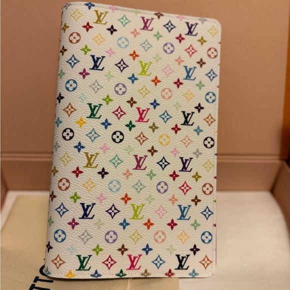 Louis Vuitton Multicolor Monogram Agenda : Emily TM
murakami collection 2025 - Picture 1 of 10